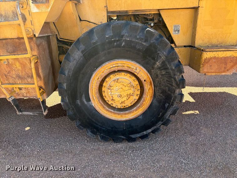 image for item FM7684 1980 Caterpillar 966D wheel loader