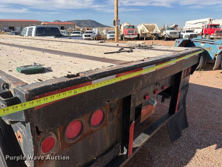 image for item FM7685 1981 Budd flatbed trailer