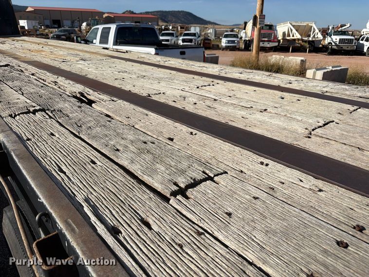 image for item FM7685 1981 Budd flatbed trailer