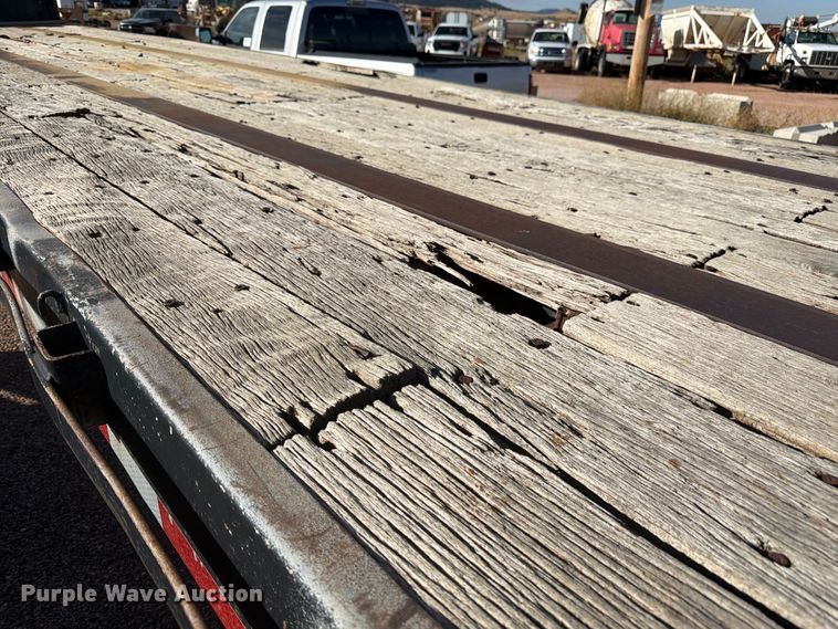image for item FM7685 1981 Budd flatbed trailer