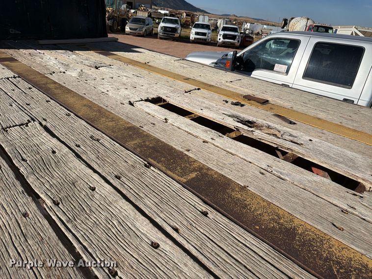 image for item FM7685 1981 Budd flatbed trailer
