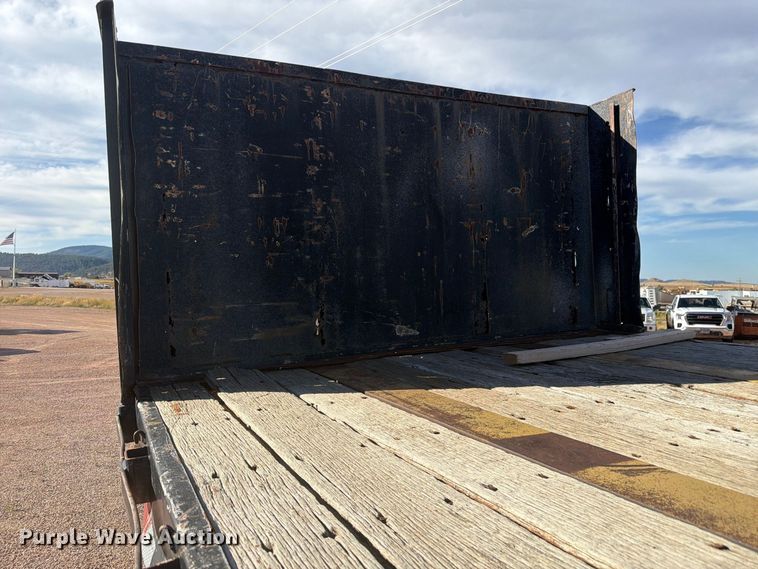 image for item FM7685 1981 Budd flatbed trailer