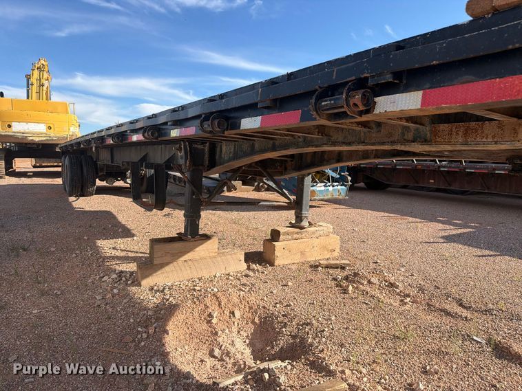 image for item FM7685 1981 Budd flatbed trailer