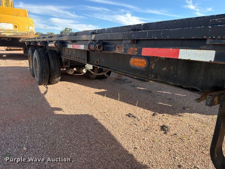 image for item FM7685 1981 Budd flatbed trailer