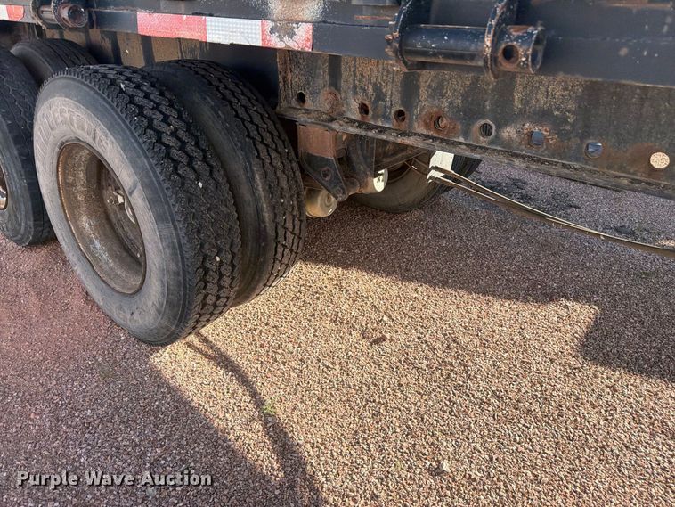 image for item FM7685 1981 Budd flatbed trailer