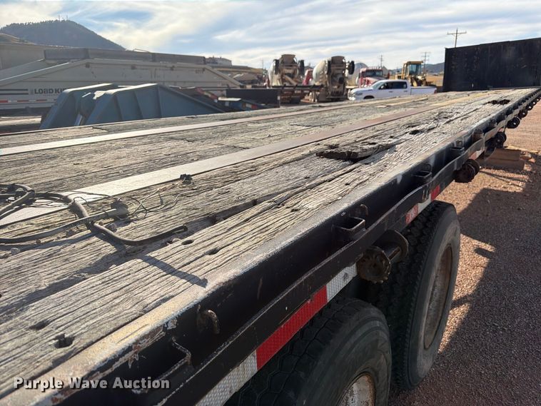 image for item FM7685 1981 Budd flatbed trailer