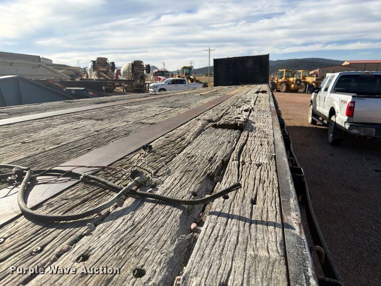 image for item FM7685 1981 Budd flatbed trailer