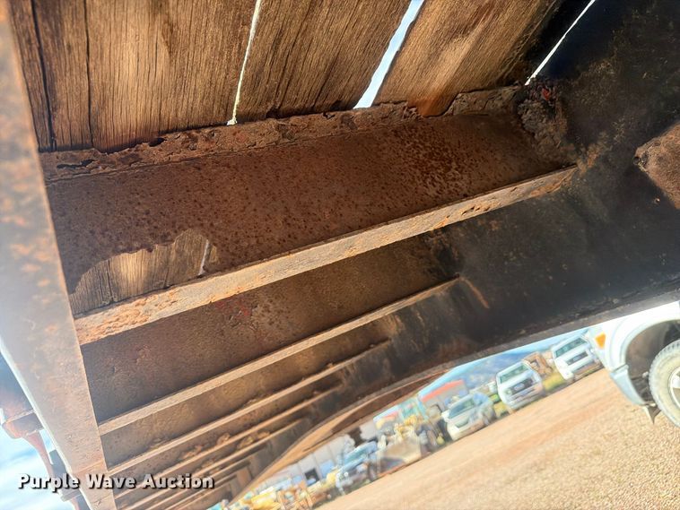 image for item FM7685 1981 Budd flatbed trailer