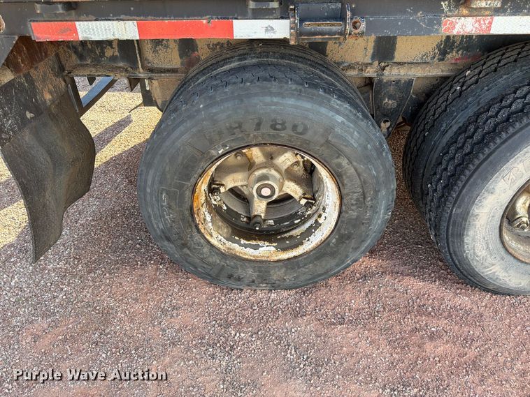 image for item FM7685 1981 Budd flatbed trailer