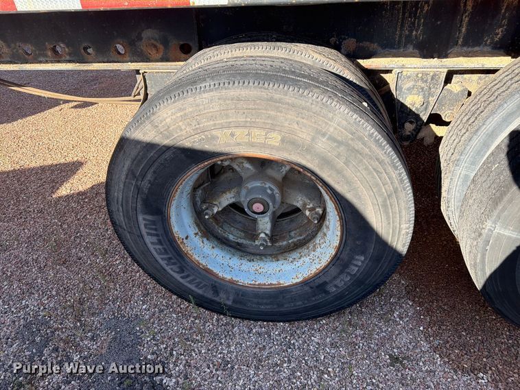 image for item FM7685 1981 Budd flatbed trailer
