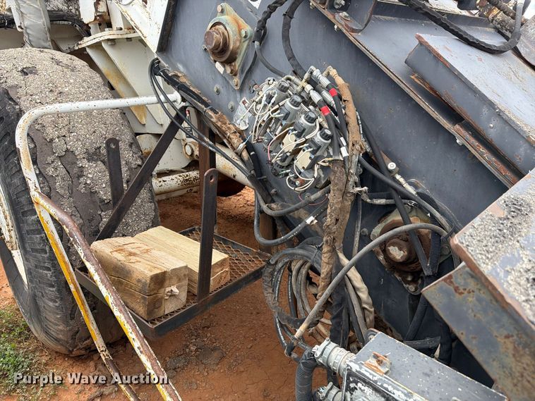 image for item FM7690 2005 Roadtec SB-2500C milling machine