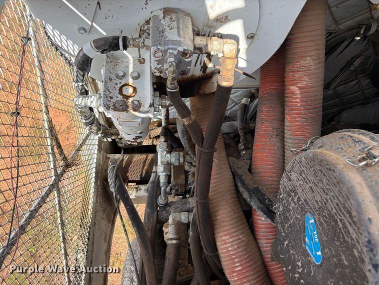 image for item FM7690 2005 Roadtec SB-2500C milling machine