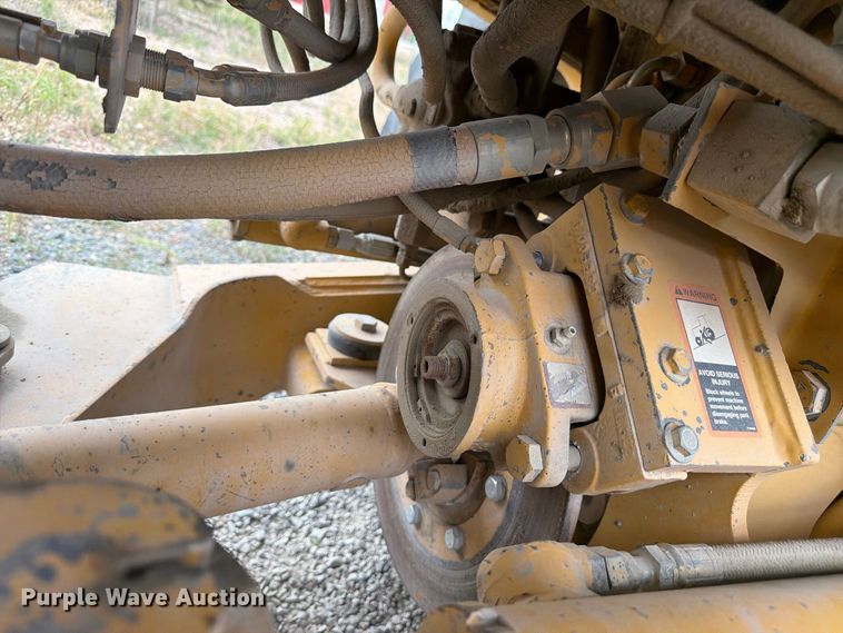 image for item FM7708 1995 John Deere 544G wheel loader