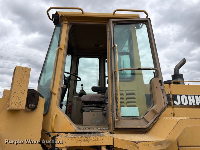 image for item FM7708 1995 John Deere 544G wheel loader