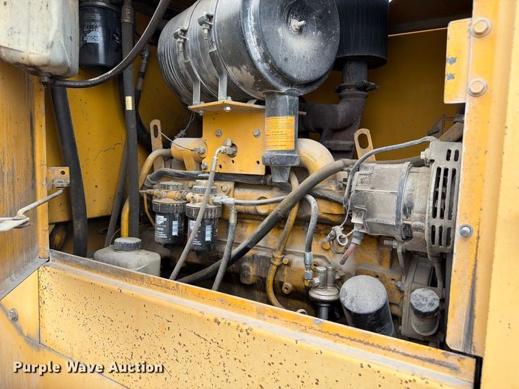 image for item FM7708 1995 John Deere 544G wheel loader