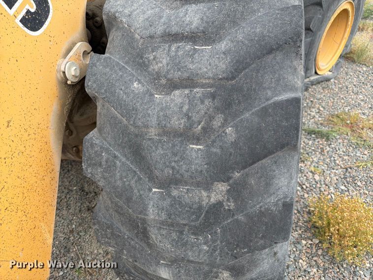 image for item FM7708 1995 John Deere 544G wheel loader