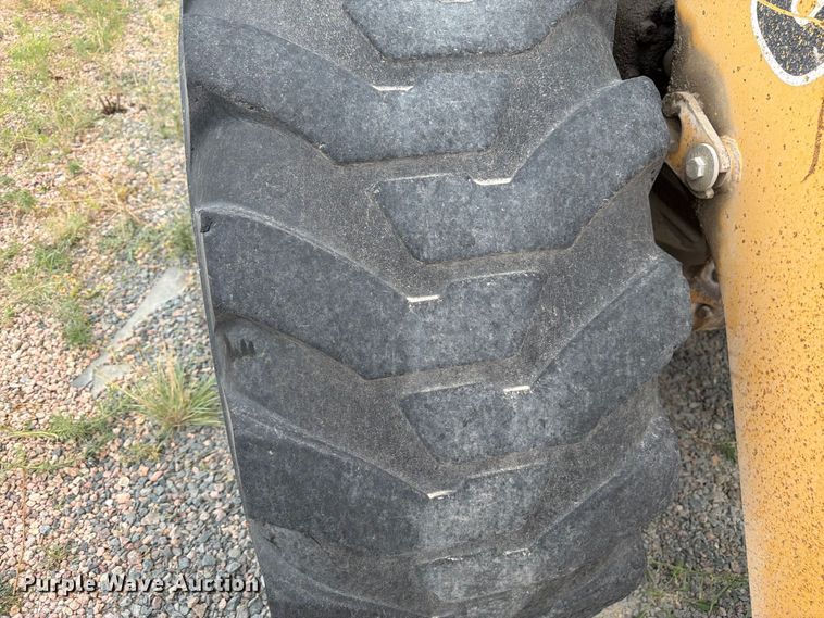image for item FM7708 1995 John Deere 544G wheel loader