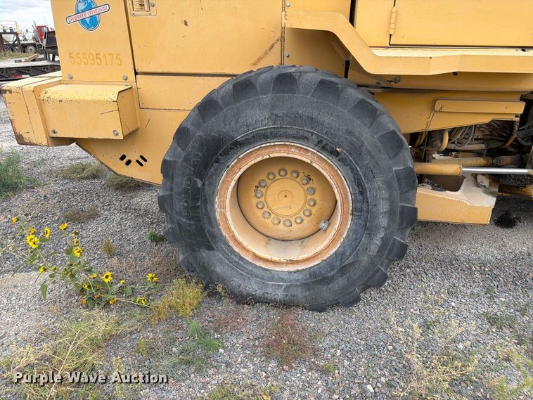 image for item FM7708 1995 John Deere 544G wheel loader
