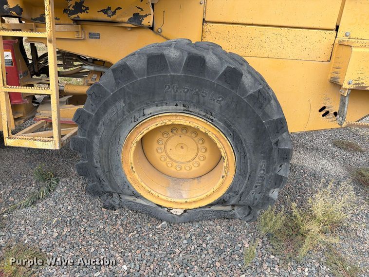 image for item FM7708 1995 John Deere 544G wheel loader