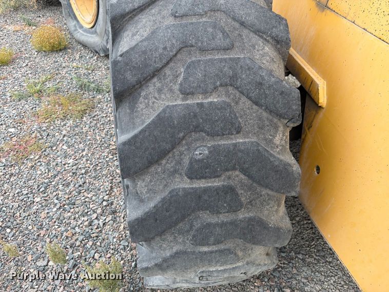 image for item FM7708 1995 John Deere 544G wheel loader