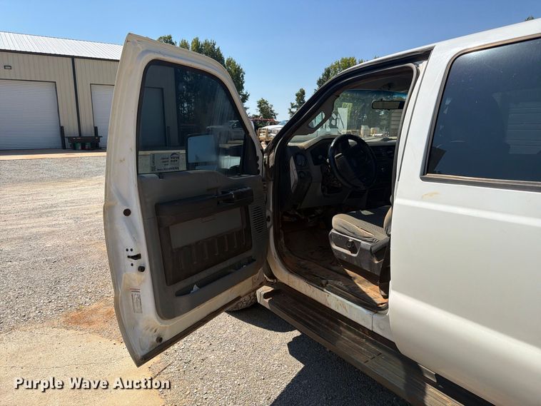 image for item FN2055 2011 Ford F250 Super Duty Crew Cab pickup truck