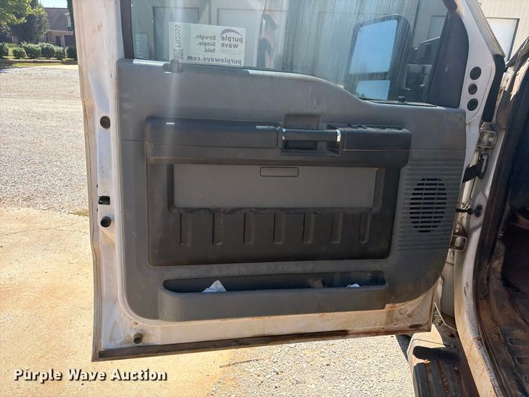image for item FN2055 2011 Ford F250 Super Duty Crew Cab pickup truck