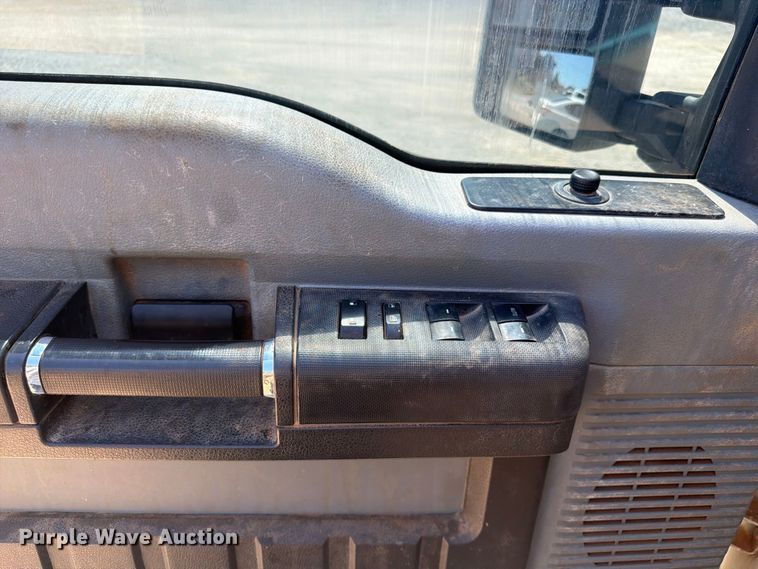 image for item FN2055 2011 Ford F250 Super Duty Crew Cab pickup truck