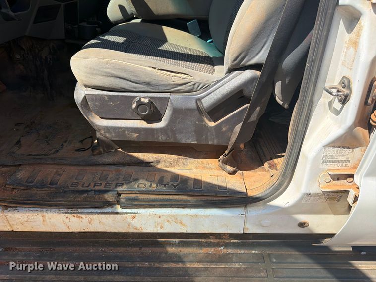 image for item FN2055 2011 Ford F250 Super Duty Crew Cab pickup truck