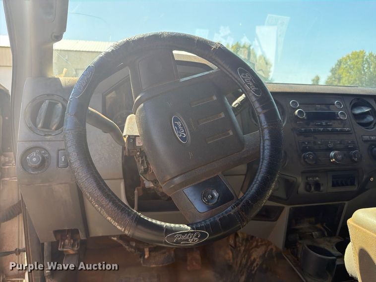 image for item FN2055 2011 Ford F250 Super Duty Crew Cab pickup truck