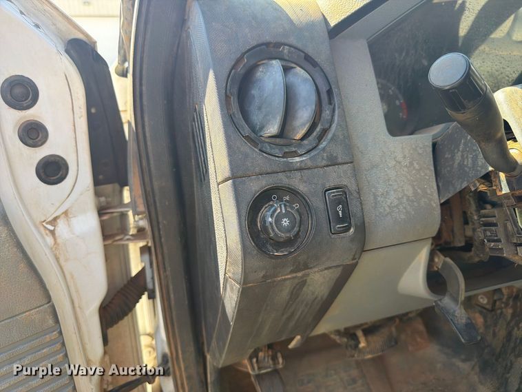 image for item FN2055 2011 Ford F250 Super Duty Crew Cab pickup truck