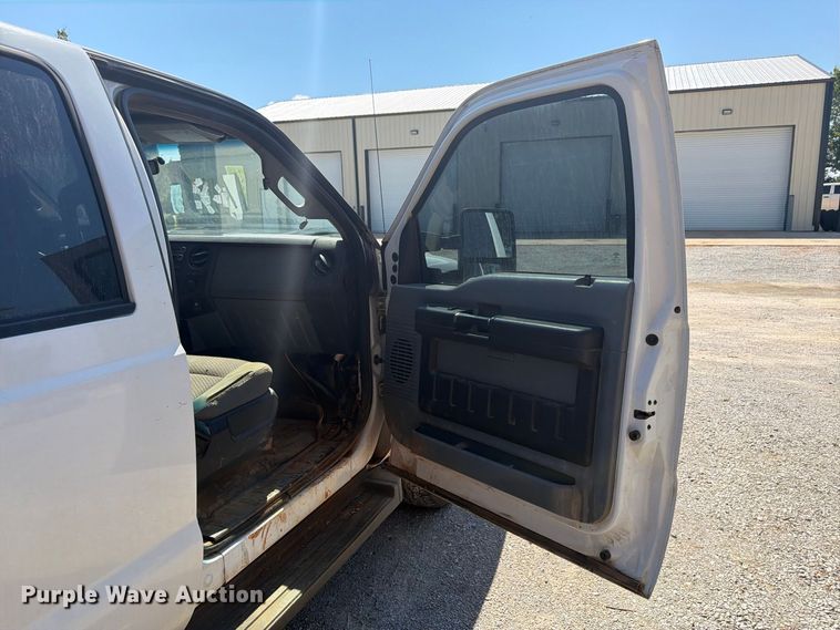 image for item FN2055 2011 Ford F250 Super Duty Crew Cab pickup truck