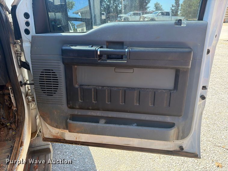 image for item FN2055 2011 Ford F250 Super Duty Crew Cab pickup truck