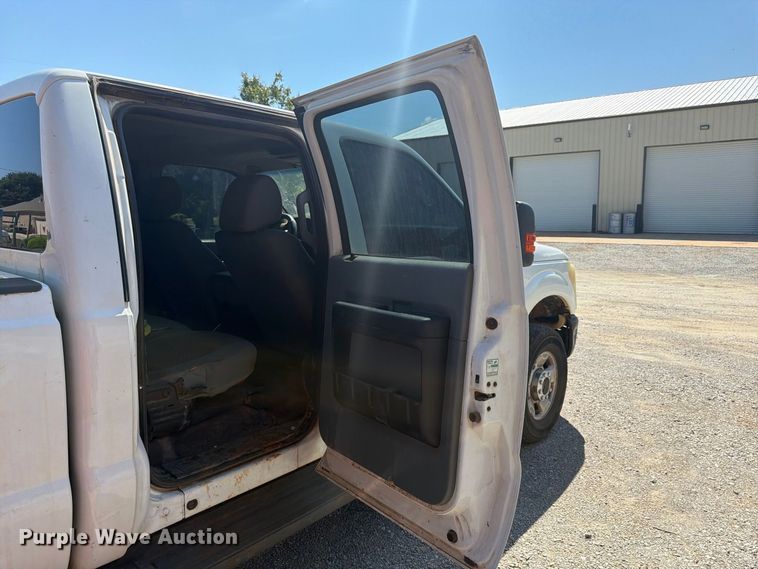 image for item FN2055 2011 Ford F250 Super Duty Crew Cab pickup truck