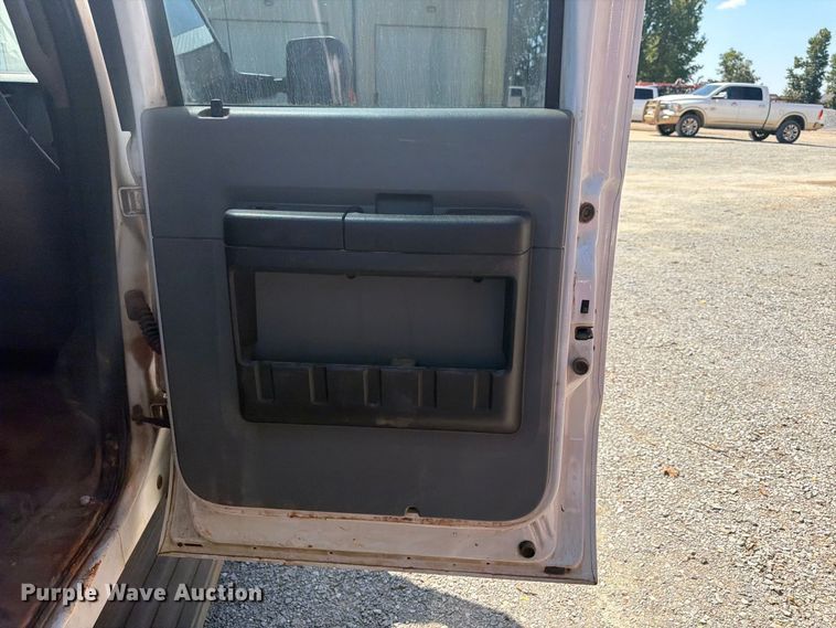 image for item FN2055 2011 Ford F250 Super Duty Crew Cab pickup truck
