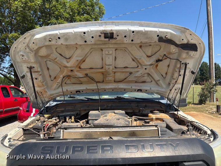 image for item FN2055 2011 Ford F250 Super Duty Crew Cab pickup truck