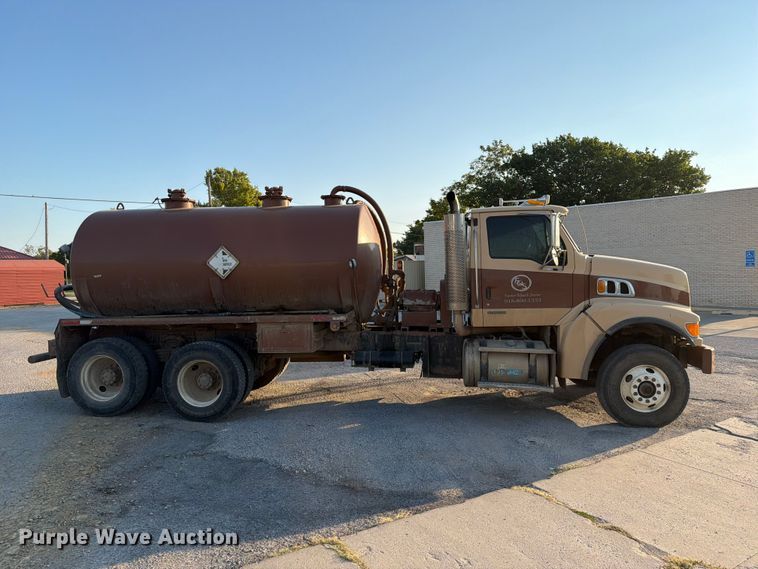 image for item FN2580 2007 Sterling Truck L9500 Series vacuum truck