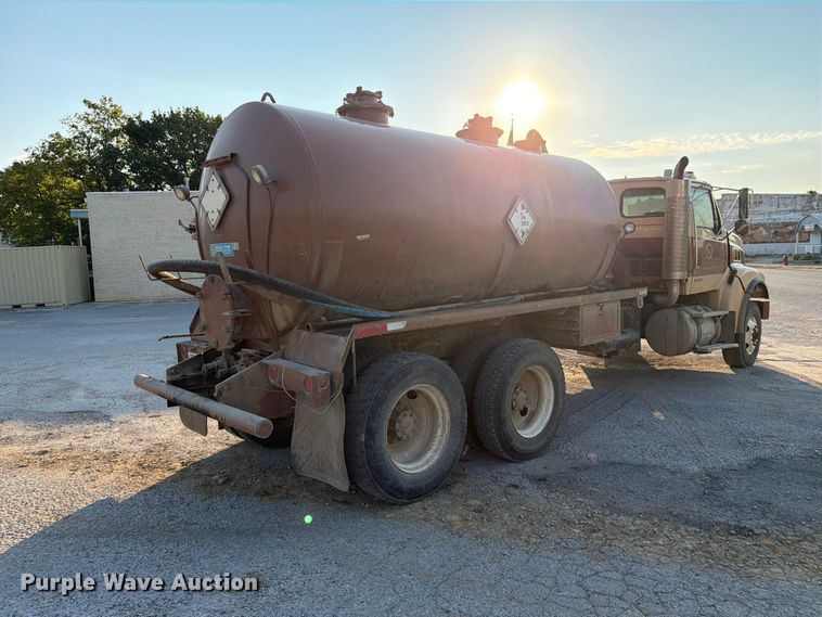 image for item FN2580 2007 Sterling Truck L9500 Series vacuum truck