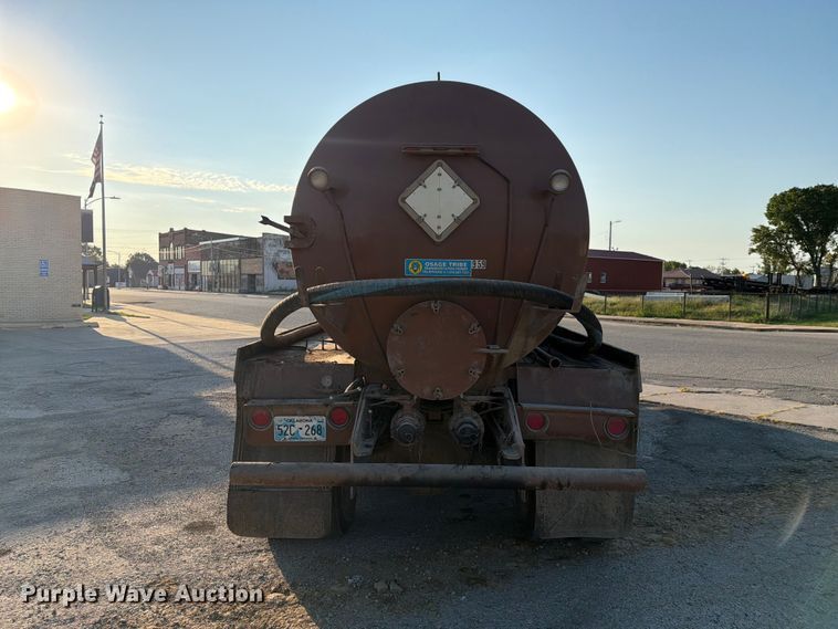 image for item FN2580 2007 Sterling Truck L9500 Series vacuum truck