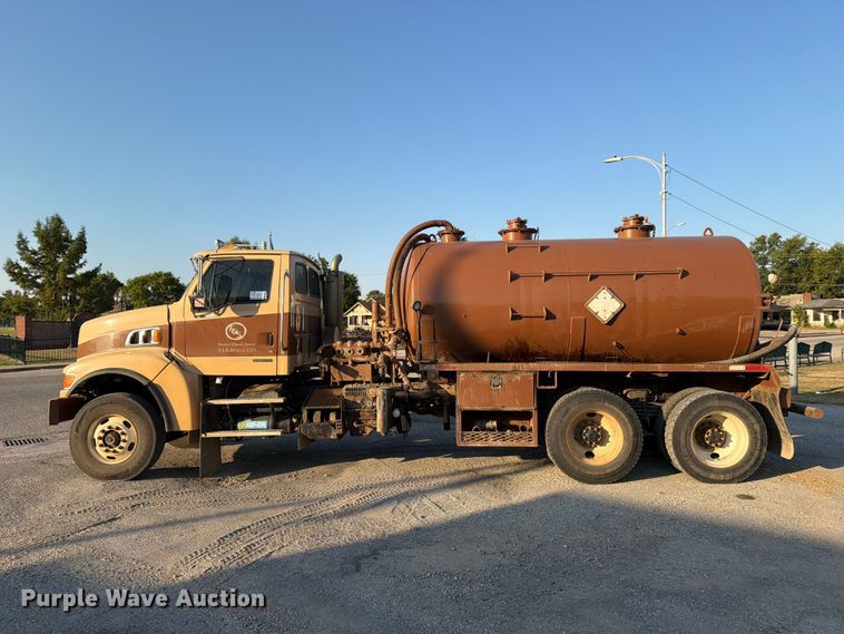 image for item FN2580 2007 Sterling Truck L9500 Series vacuum truck