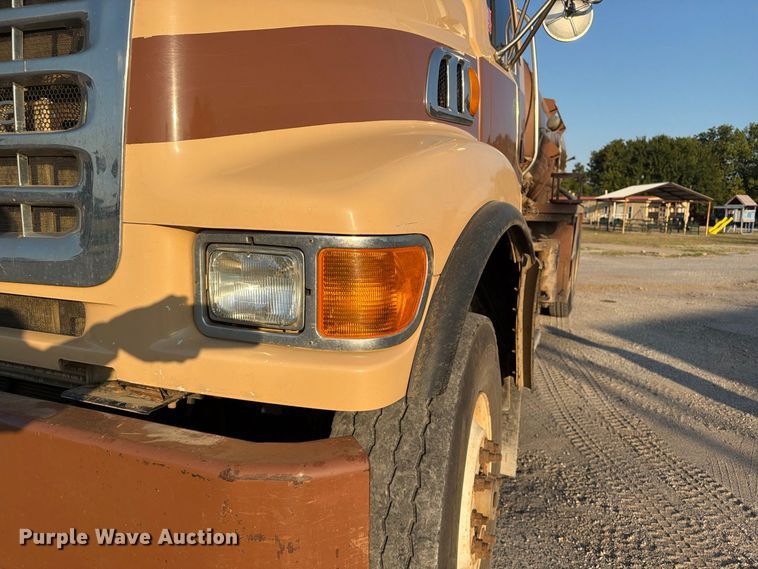 image for item FN2580 2007 Sterling Truck L9500 Series vacuum truck