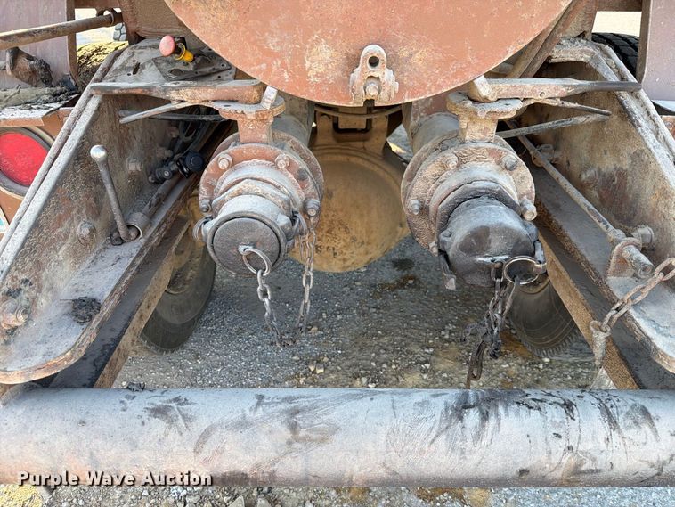 image for item FN2580 2007 Sterling Truck L9500 Series vacuum truck