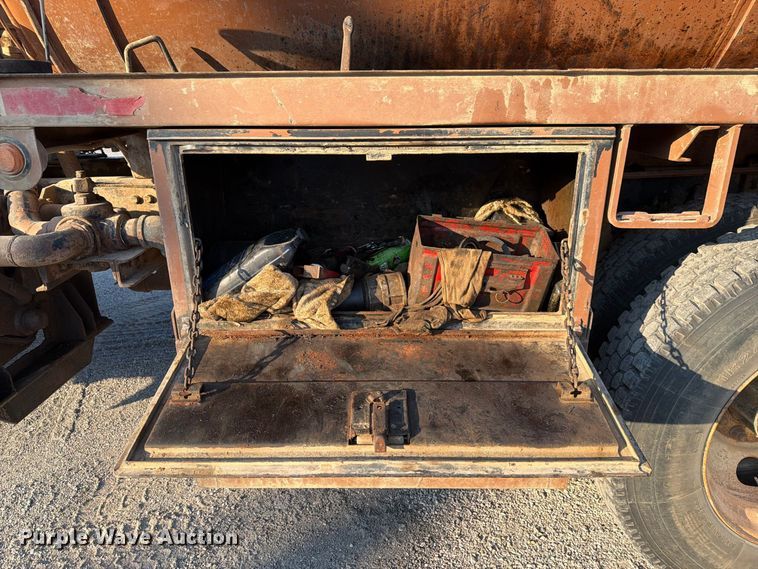 image for item FN2580 2007 Sterling Truck L9500 Series vacuum truck