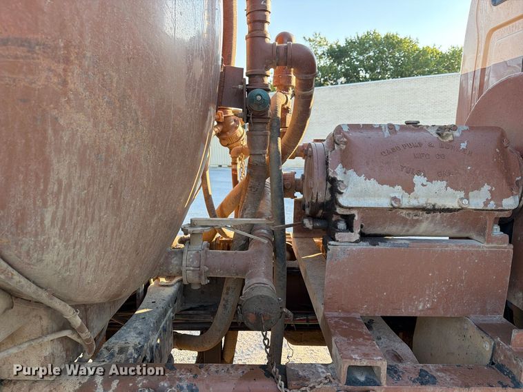 image for item FN2580 2007 Sterling Truck L9500 Series vacuum truck
