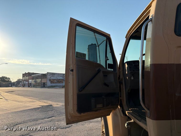 image for item FN2580 2007 Sterling Truck L9500 Series vacuum truck