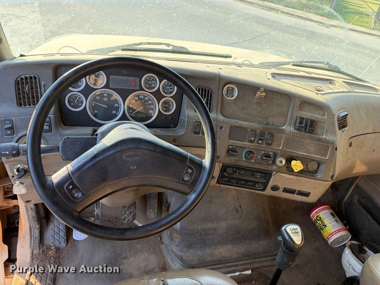 image for item FN2580 2007 Sterling Truck L9500 Series vacuum truck