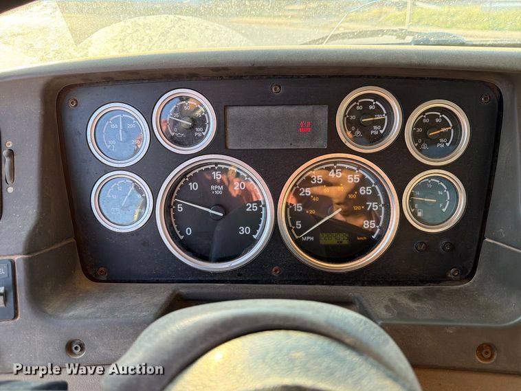 image for item FN2580 2007 Sterling Truck L9500 Series vacuum truck