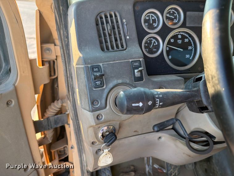 image for item FN2580 2007 Sterling Truck L9500 Series vacuum truck