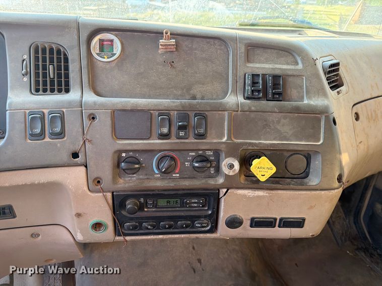 image for item FN2580 2007 Sterling Truck L9500 Series vacuum truck
