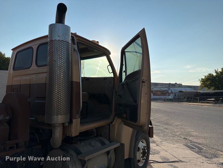 image for item FN2580 2007 Sterling Truck L9500 Series vacuum truck