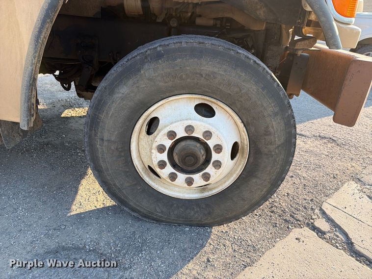 image for item FN2580 2007 Sterling Truck L9500 Series vacuum truck